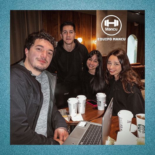 ¿𝐓𝐄 𝐇𝐀𝐒 𝐏𝐑𝐄𝐆𝐔𝐍𝐓𝐀𝐃𝐎 𝐐𝐔𝐈𝐄𝐍𝐄𝐒 𝐄𝐒𝐓𝐀𝐍 𝐃𝐄𝐓𝐑𝐀𝐒 𝐃𝐄 𝐌𝐀𝐍𝐂𝐔? 🤔