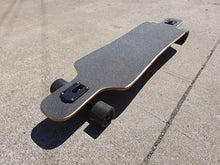 Cargar imagen en el visor de la galería, TABLA LONGBOARD DROPMOUNT MANCU
