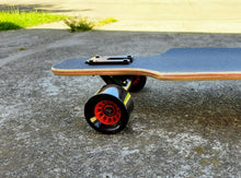 Cargar imagen en el visor de la galería, TABLA LONGBOARD DROPMOUNT MANCU
